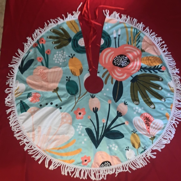 34 in in x 34 in Floral Tree Skirt with Fringe. New - Picture 2 of 4